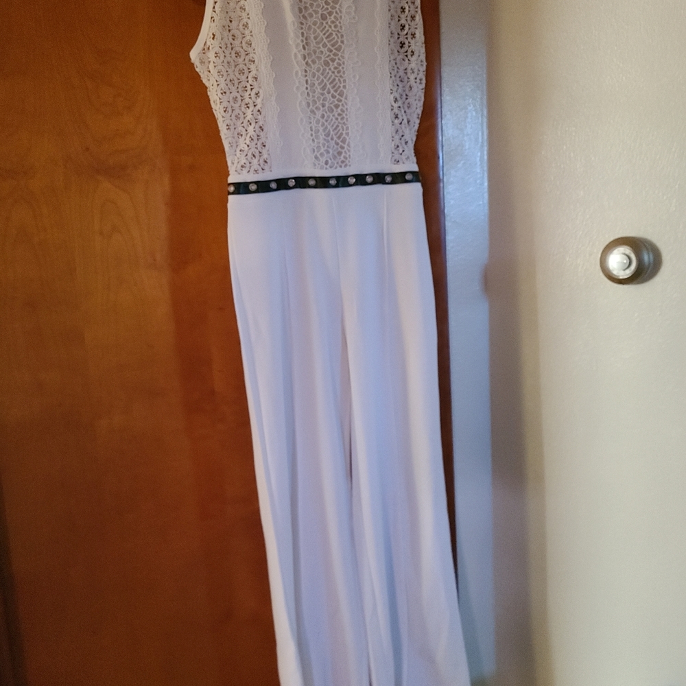 Clothing - Picture 5 of 5